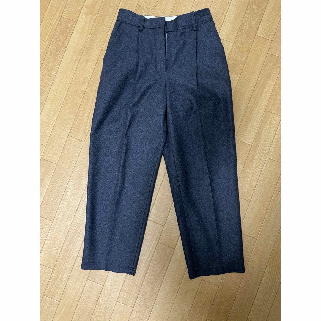 Acne Studios(アクネストゥディオズ)のacnestudios trousers アクネストゥディオストラウザーズパンツ レディースのパンツ(クロップドパンツ)の商品写真