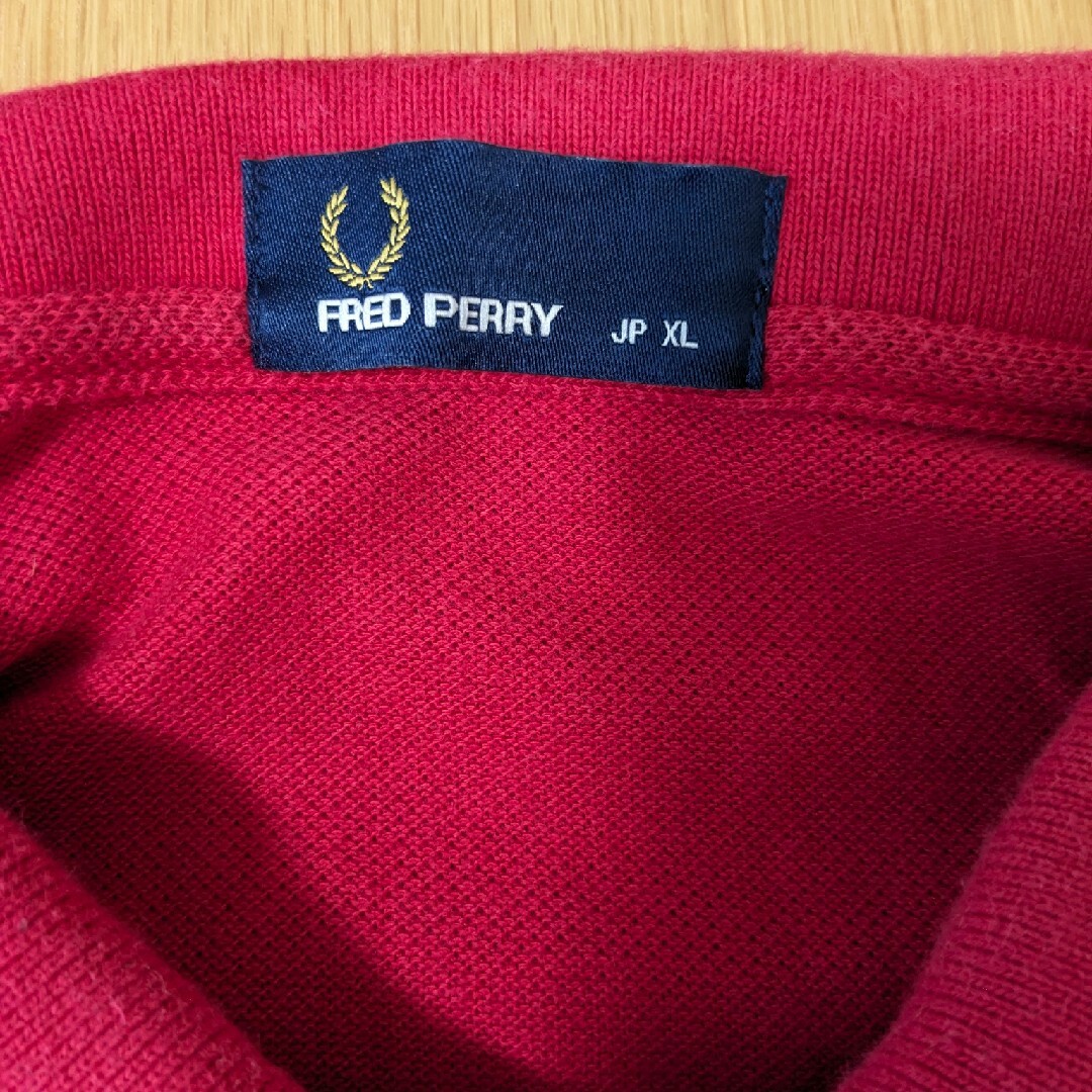 FRED PERRY(フレッドペリー)の美品　フレッドペリー　FREDPERRY 赤　ピンク　XL メンズのトップス(ポロシャツ)の商品写真