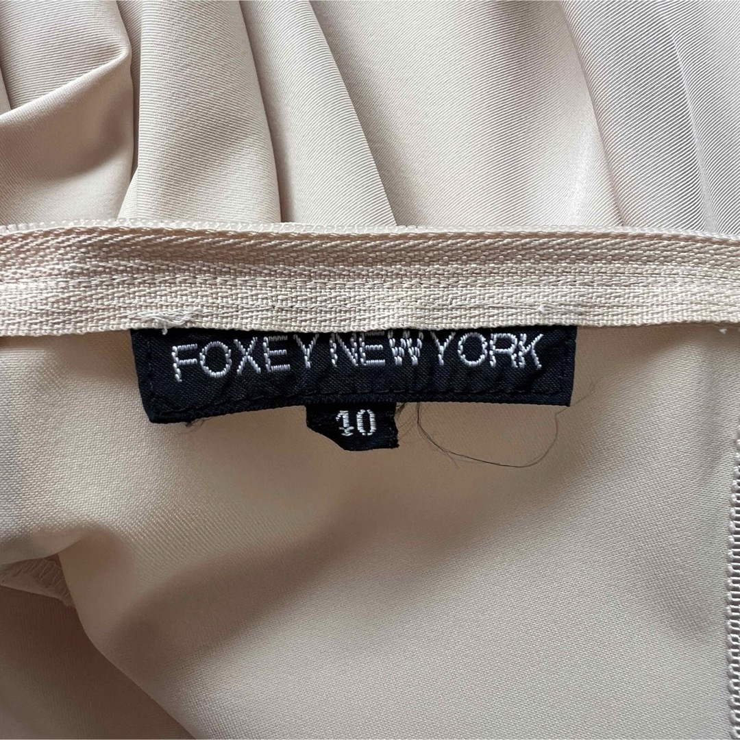 FOXEY NEW YORK(フォクシーニューヨーク)の美品　FOXEY NEWYORK フォクシー　フレアスカート　ライトベージュ レディースのスカート(ひざ丈スカート)の商品写真