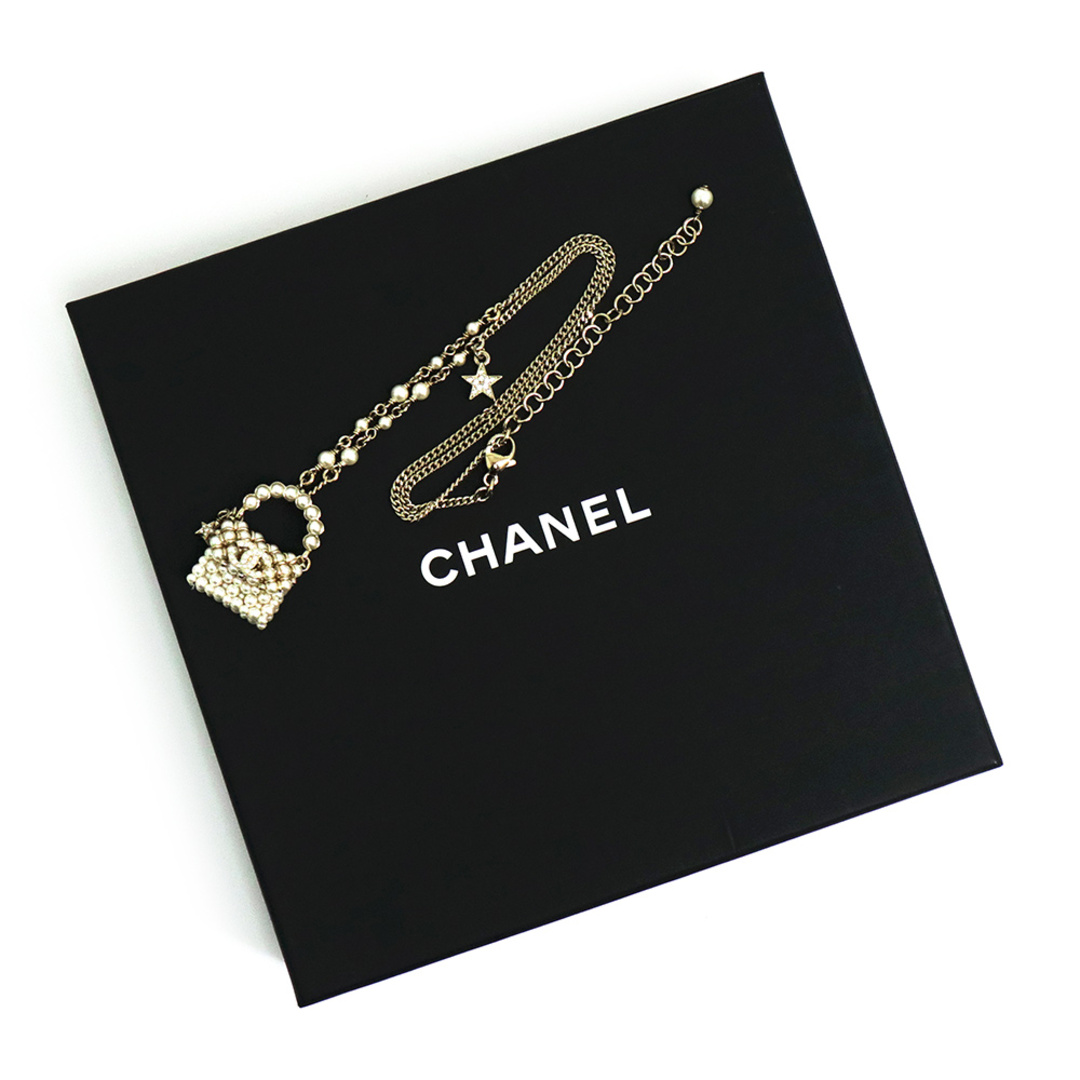 CHANEL(シャネル)のシャネル ココハンドル バッグモチーフ ココマーク スター 星 パール ペンダント ネックレス ホワイト シャンパンゴールド 白 ABB257 箱付 CHANEL（新品・未使用品） レディースのアクセサリー(ネックレス)の商品写真