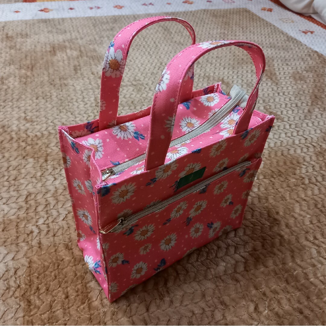 【未使用】ピーターラビット 花柄 トートバッグ レディースのバッグ(トートバッグ)の商品写真