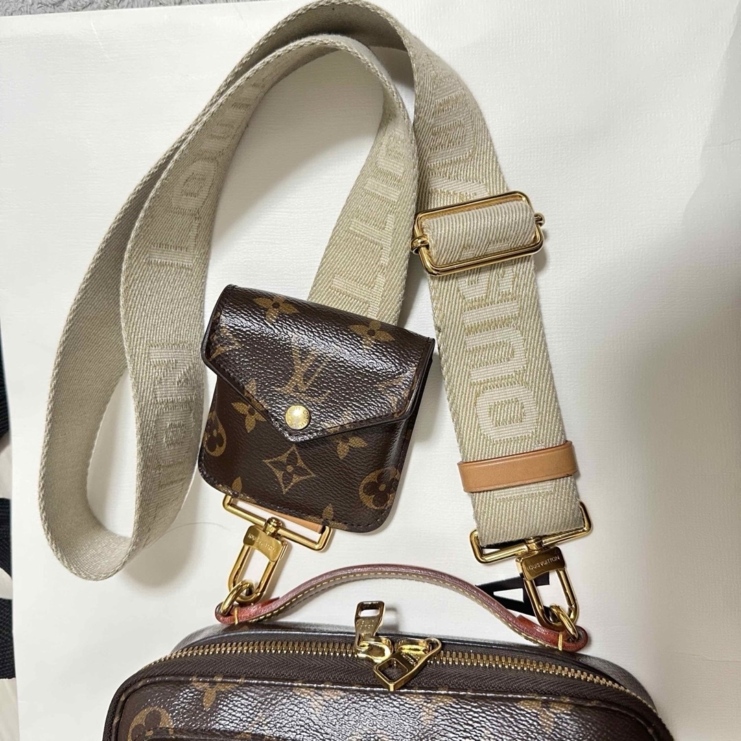 LOUIS VUITTON(ルイヴィトン)のLOUIS VUITTON ユーティリティ・クロスボディ ショルダー ヴィトン レディースのバッグ(ショルダーバッグ)の商品写真