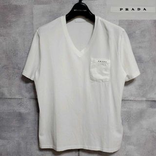 プラダ(PRADA)の美品 L プラダ ラバータグ Vネック Tシャツ 白 胸元ポケット ワンポイント(Tシャツ/カットソー(半袖/袖なし))