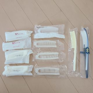 最安値！　新品未開封　使い捨てヘアブラシ10本セット(旅行用品)