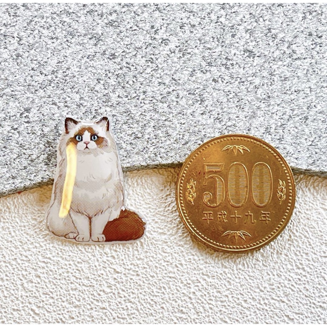 ネコ　猫ちゃん　ラグドール　レジン　プレゼント　ヘアゴム　ブローチ　チャーム レディースのアクセサリー(ブローチ/コサージュ)の商品写真