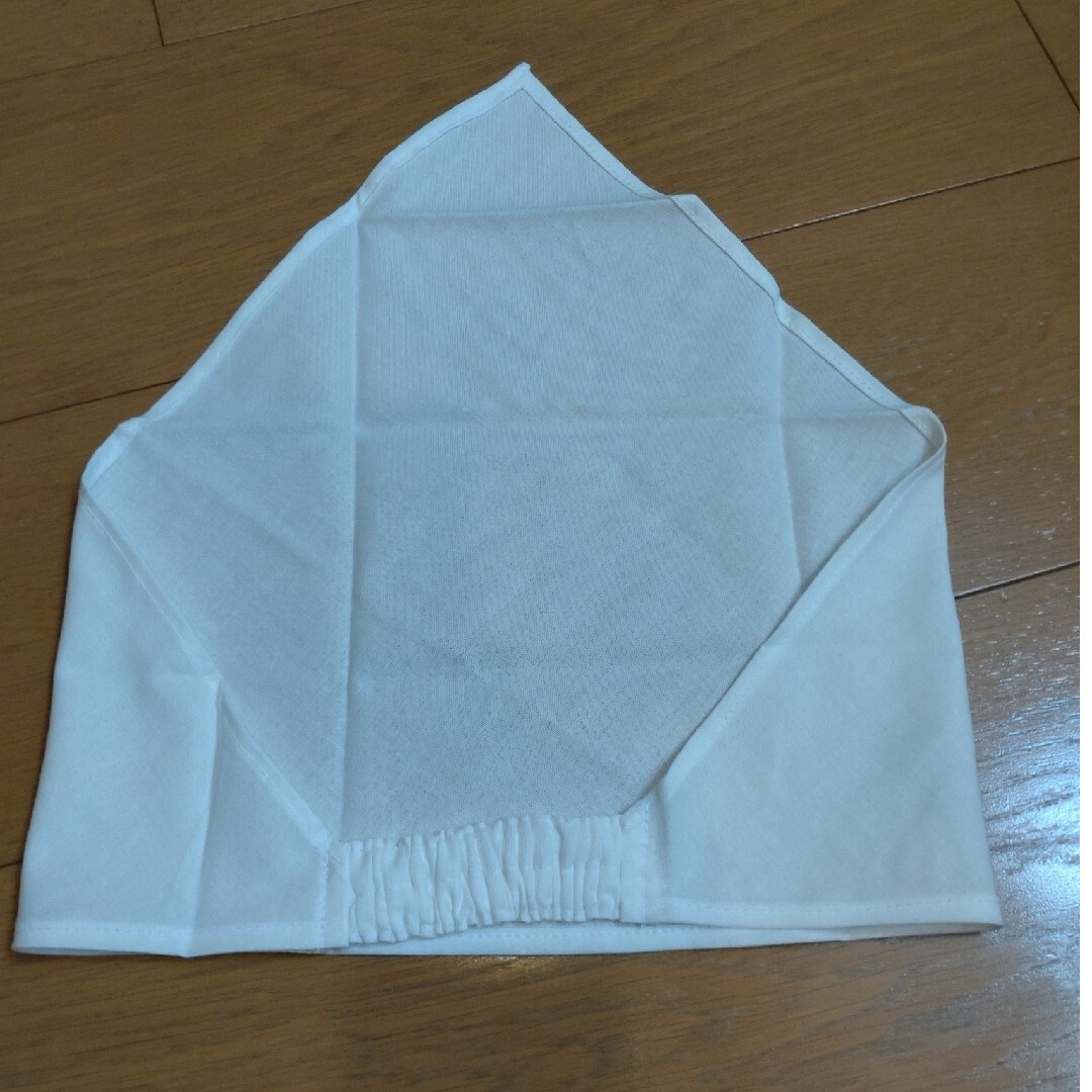 セール！ハンドメイド　大人用三角巾　白　無地 ハンドメイドの生活雑貨(キッチン小物)の商品写真