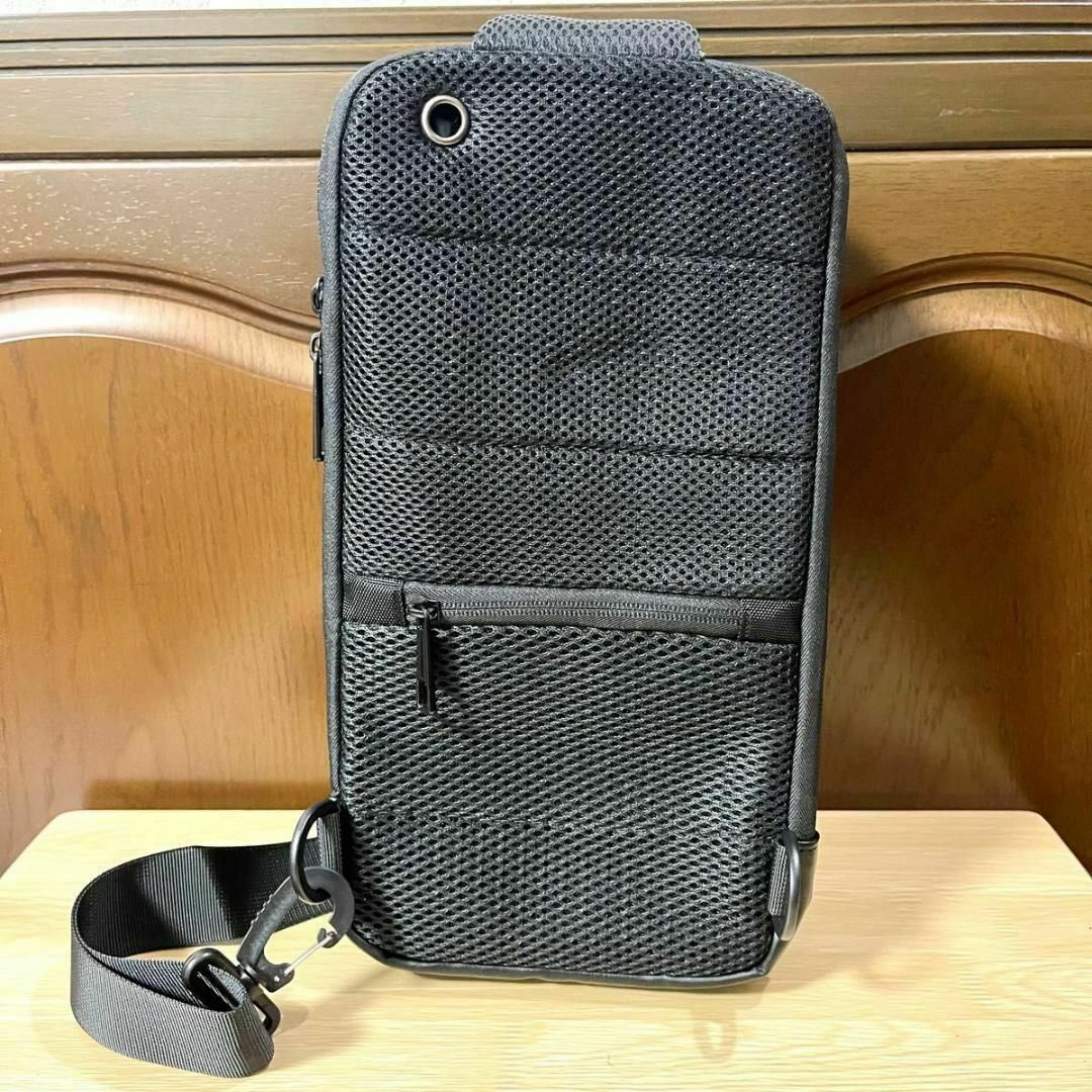 ボディバッグ ワンショルダー USBポート 斜め掛け 防水 ダイヤルロック メンズのバッグ(ボディーバッグ)の商品写真