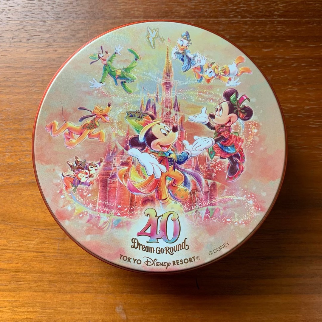 Disney(ディズニー)の東京ディズニーランド ◆ 40周年記念 缶 エンタメ/ホビーのおもちゃ/ぬいぐるみ(キャラクターグッズ)の商品写真