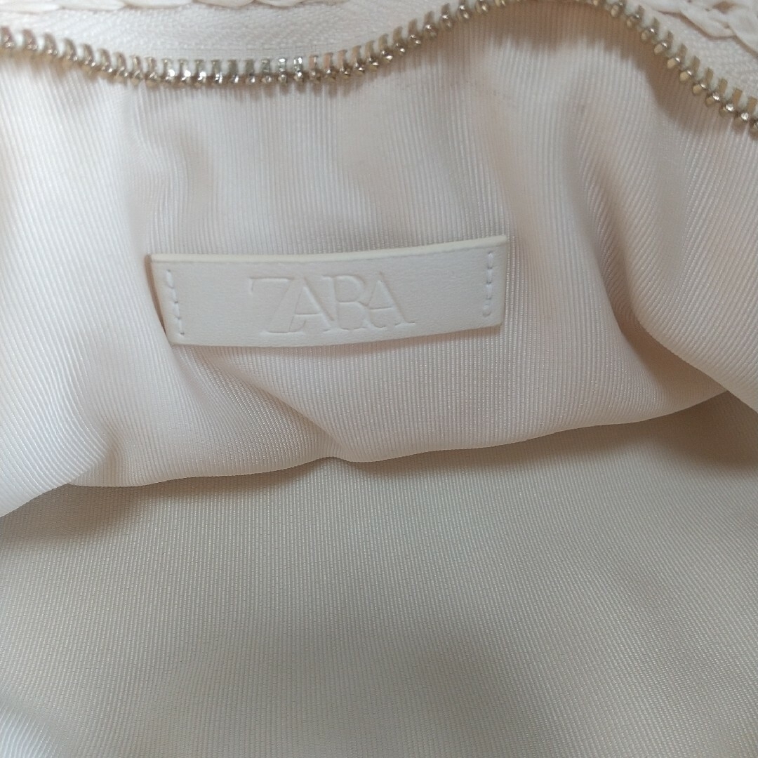 ZARA(ザラ)のZARA 編み込みショルダーバッグ ナチュラル レディースのバッグ(ショルダーバッグ)の商品写真