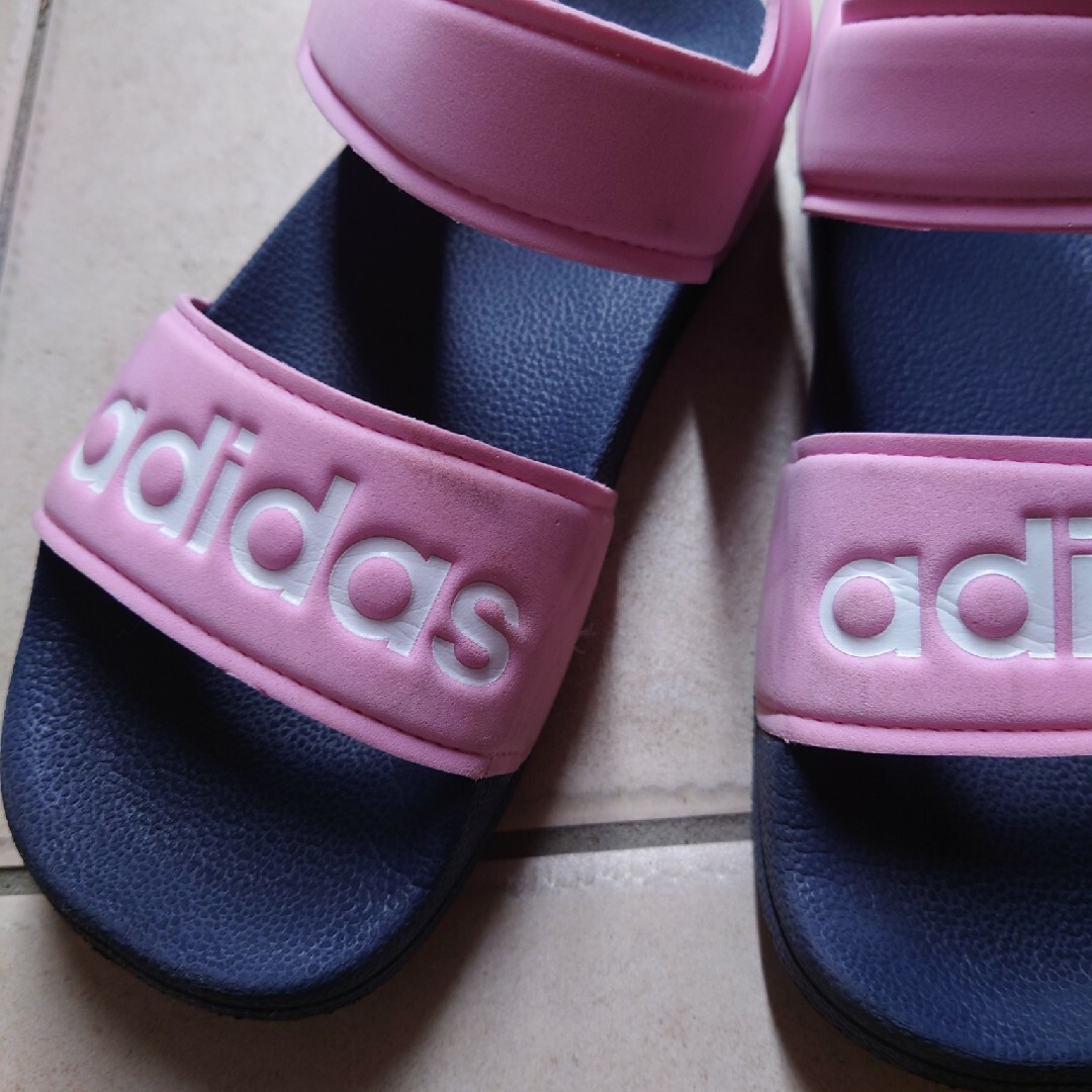 adidas(アディダス)のアディダス　サンダル　21センチ キッズ/ベビー/マタニティのキッズ靴/シューズ(15cm~)(サンダル)の商品写真