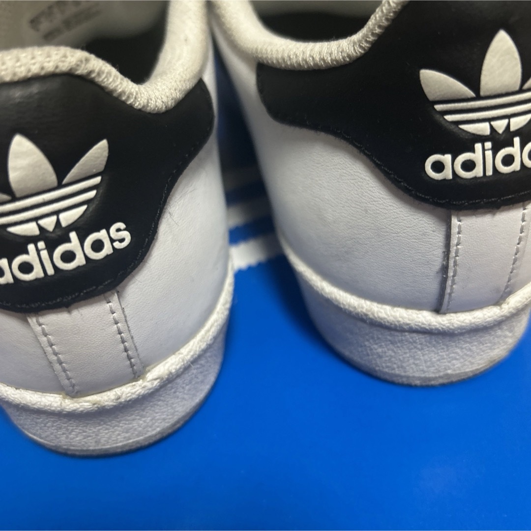 adidas(アディダス)のadidas☆SUPERSTAR J  サイズ5  アディダス　スーパースター レディースの靴/シューズ(スニーカー)の商品写真