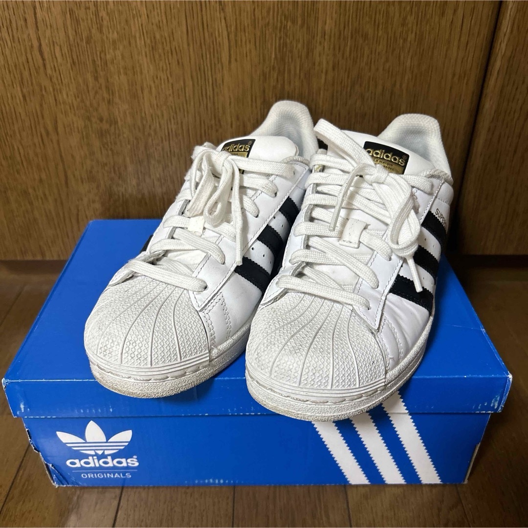 adidas(アディダス)のadidas☆SUPERSTAR J  サイズ5  アディダス　スーパースター レディースの靴/シューズ(スニーカー)の商品写真