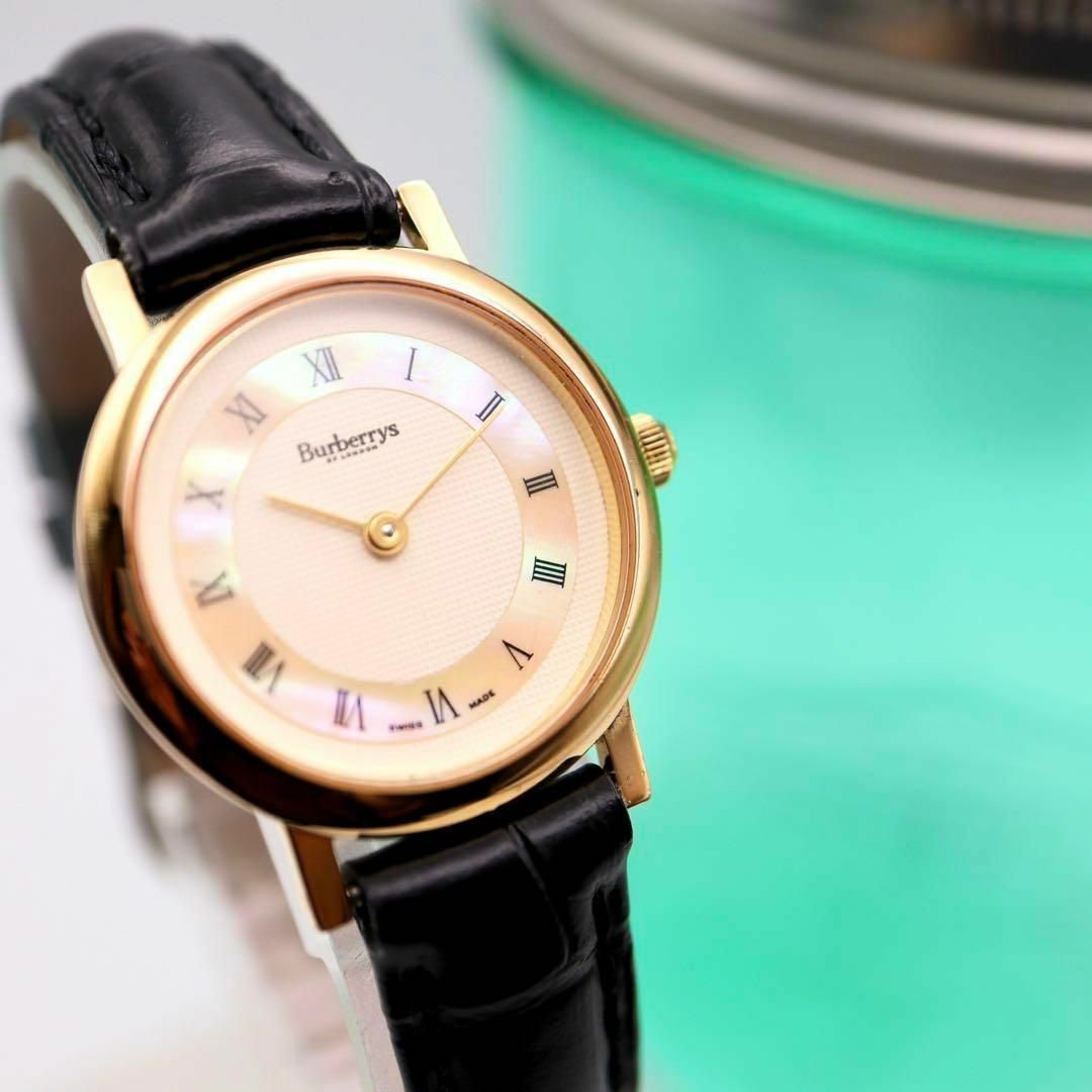 BURBERRY(バーバリー)の良品 Burberry シェル ゴールド 腕時計 312 レディースのファッション小物(腕時計)の商品写真