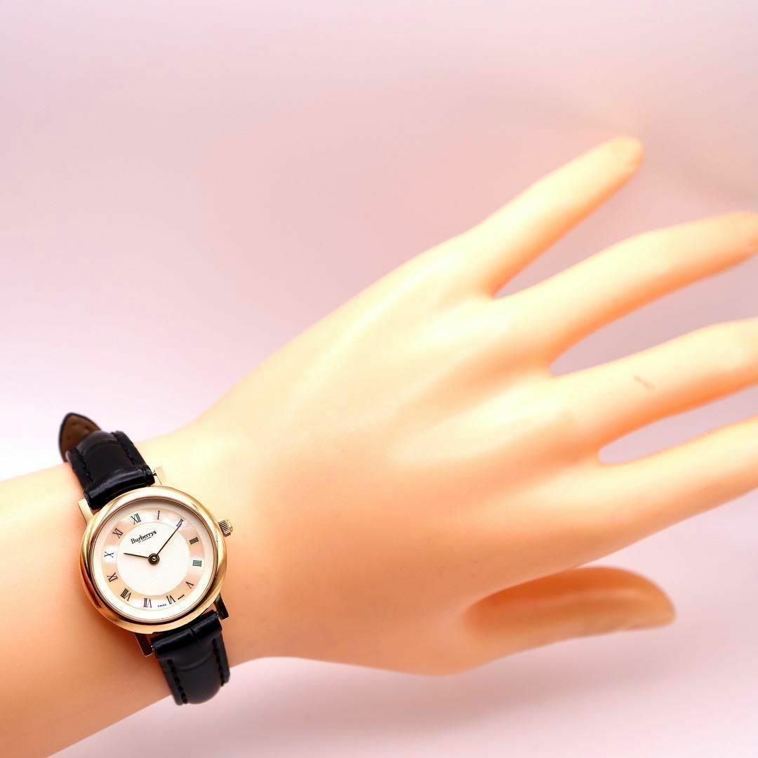 BURBERRY(バーバリー)の良品 Burberry シェル ゴールド 腕時計 312 レディースのファッション小物(腕時計)の商品写真