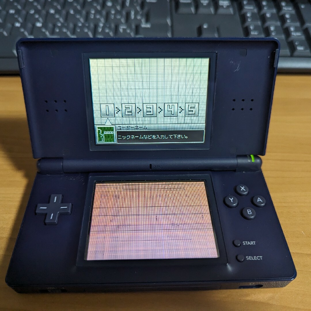 DS Lite USG−001　ジャンク エンタメ/ホビーのゲームソフト/ゲーム機本体(家庭用ゲーム機本体)の商品写真