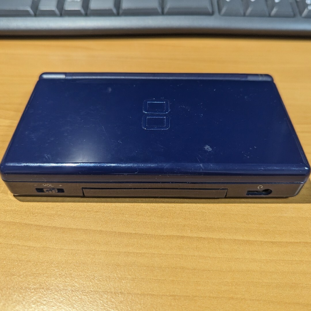 DS Lite USG−001　ジャンク エンタメ/ホビーのゲームソフト/ゲーム機本体(家庭用ゲーム機本体)の商品写真