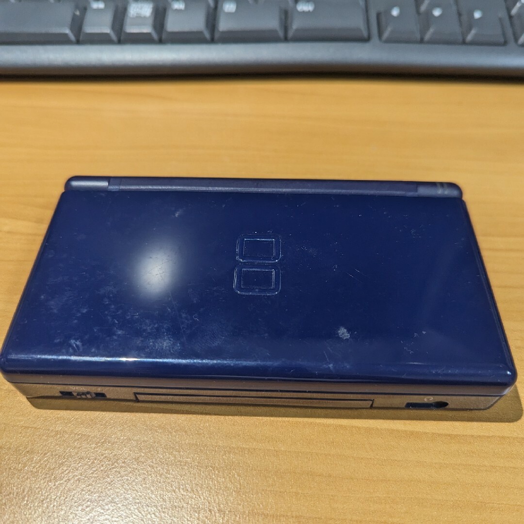 DS Lite USG−001　ジャンク エンタメ/ホビーのゲームソフト/ゲーム機本体(家庭用ゲーム機本体)の商品写真