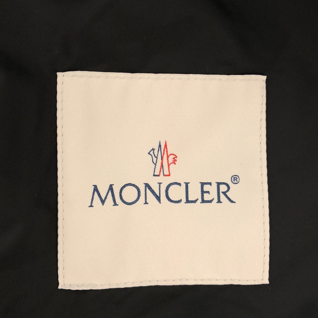 MONCLER(モンクレール)のモンクレール ブルゾン アウター ブルゾン レディースのジャケット/アウター(ブルゾン)の商品写真