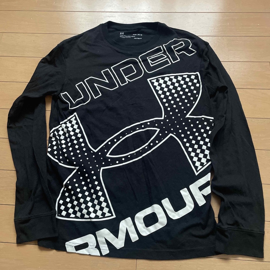 UNDER ARMOUR(アンダーアーマー)のアンダーアーマー☆YLG☆ロンT キッズ/ベビー/マタニティのキッズ服女の子用(90cm~)(Tシャツ/カットソー)の商品写真