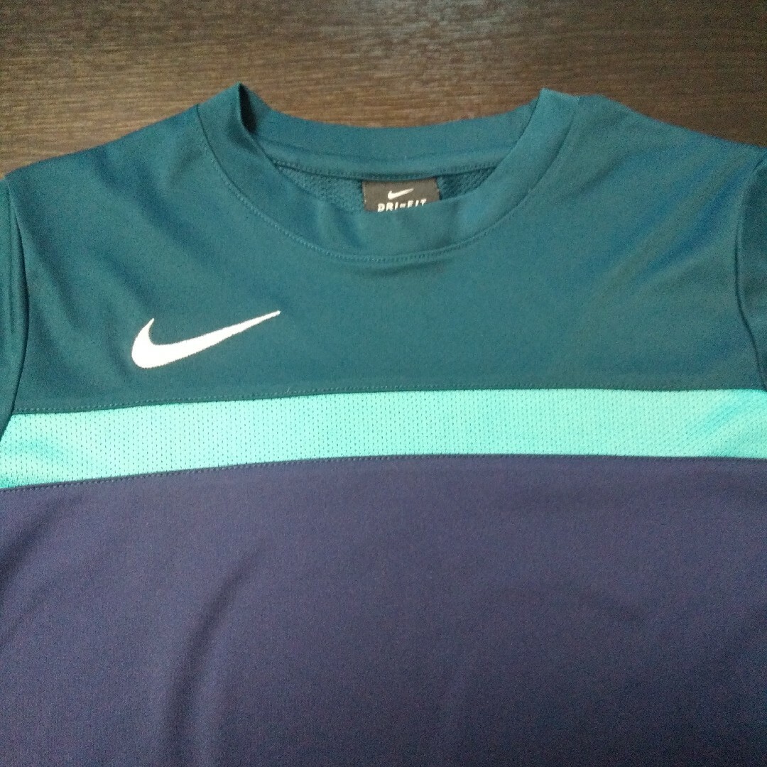 NIKE(ナイキ)のNIKE半袖TシャツsizeM(150) スポーツ/アウトドアのサッカー/フットサル(ウェア)の商品写真