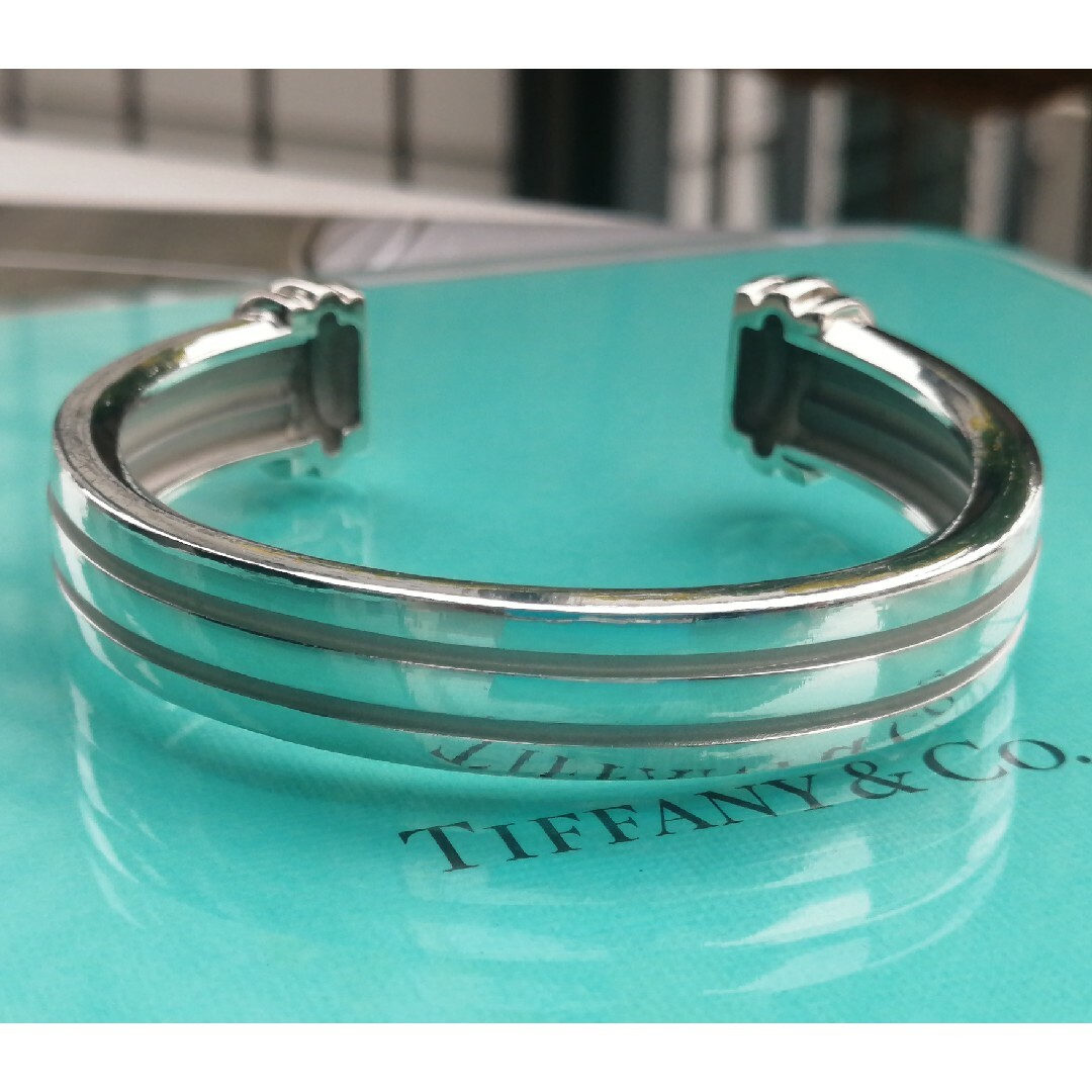 Tiffany & Co.(ティファニー)のティファニー　グルーブド　シルバーバングル レディースのアクセサリー(ブレスレット/バングル)の商品写真