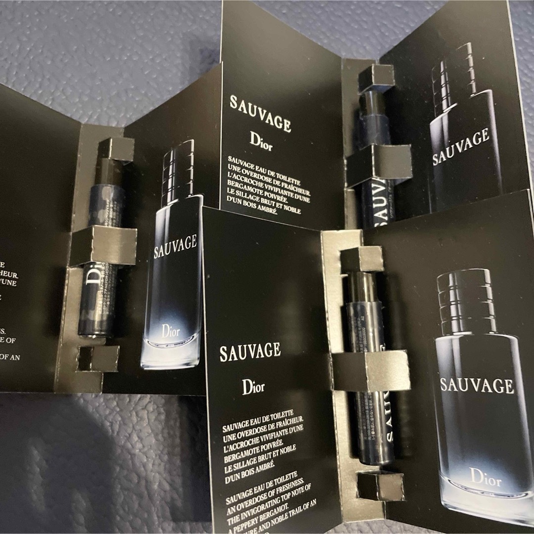 Christian Dior(クリスチャンディオール)の新品未使用　ディオール　1ml ソヴァージュ オードゥ トワレ サンプル　3本 コスメ/美容の香水(香水(男性用))の商品写真