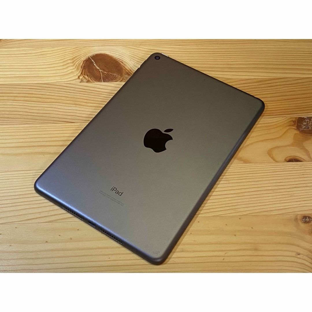 Apple(アップル)の【美品】iPad mini第五世代64G Wi-Fiモデル　カバーとスタンド付き スマホ/家電/カメラのPC/タブレット(タブレット)の商品写真