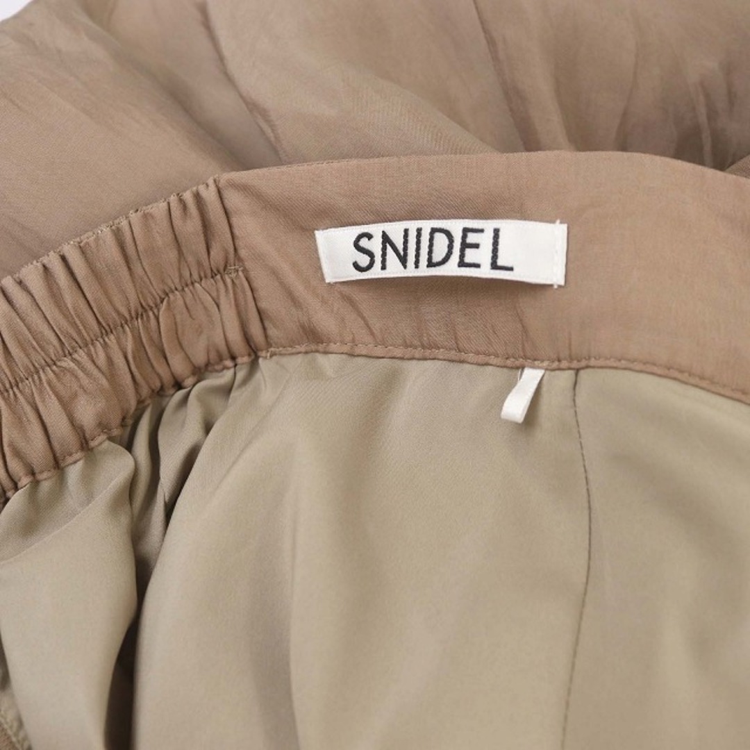 SNIDEL(スナイデル)のスナイデル snidel サテンフレアロングスカート マキシ丈 1 モカ /HK レディースのスカート(ロングスカート)の商品写真