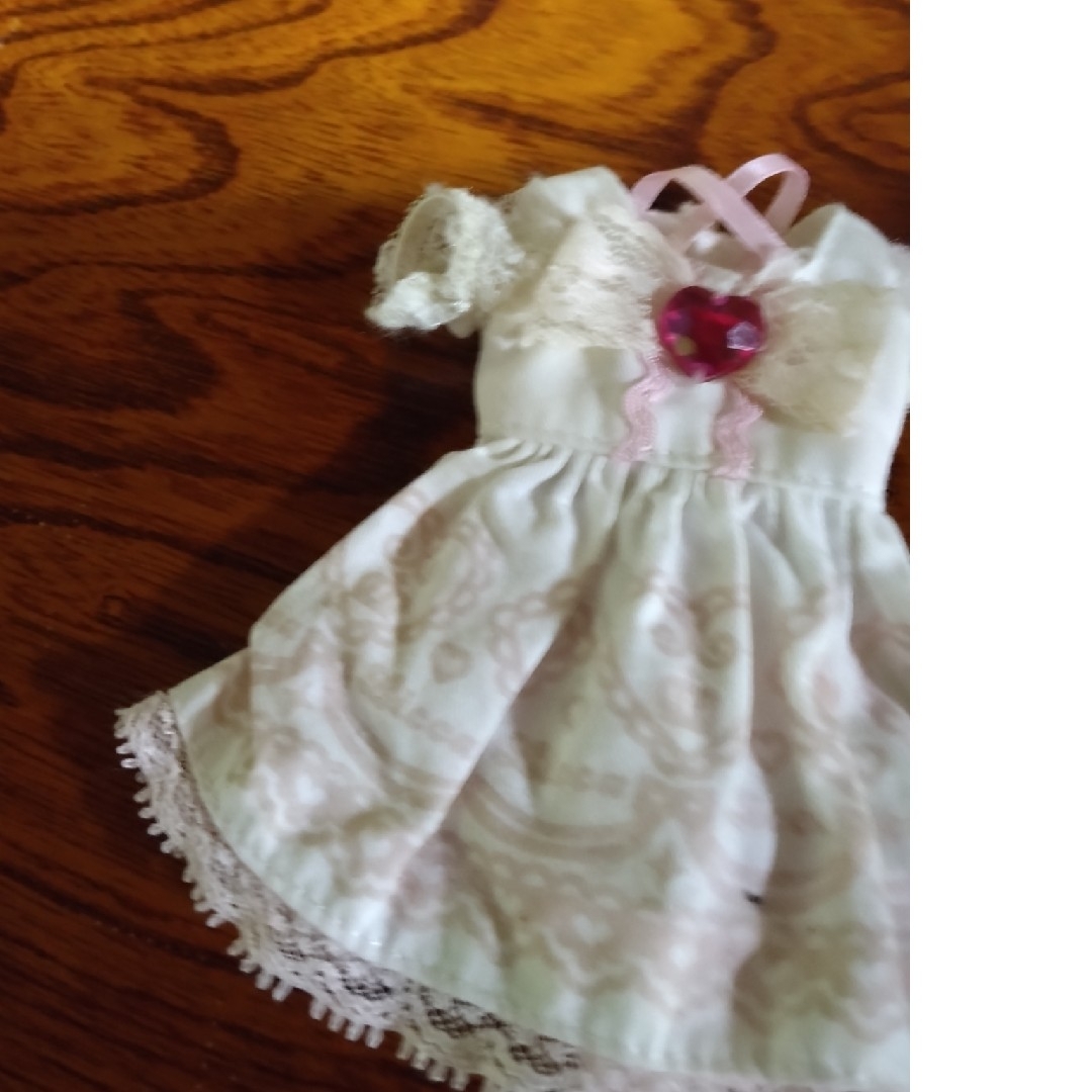 リカちゃん洋服6点とティアラ ハンドメイドのぬいぐるみ/人形(人形)の商品写真