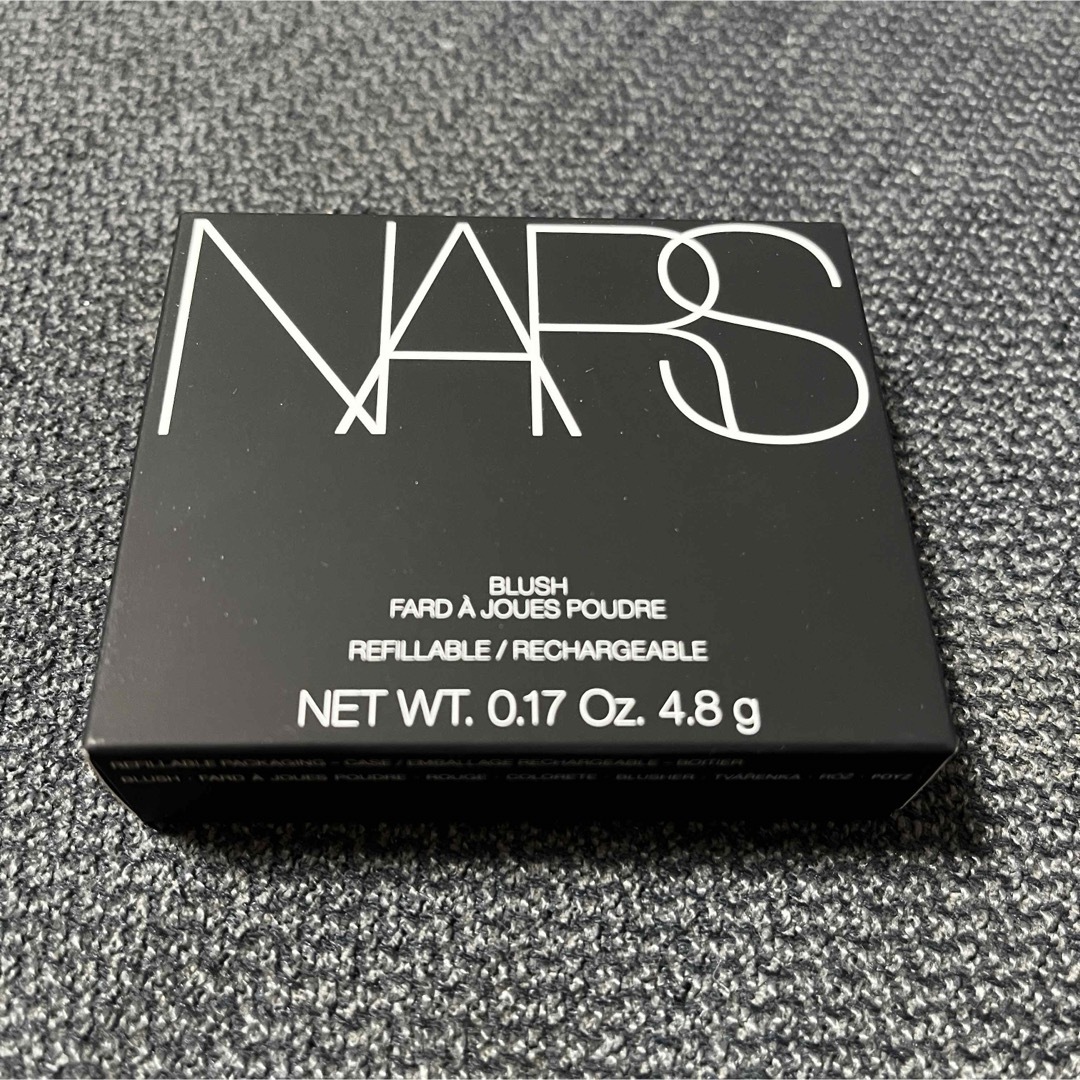 NARS(ナーズ)の【新品未開封】NARS BLUSH N 900 BEHAVE ブラッシュ コスメ/美容のベースメイク/化粧品(チーク)の商品写真