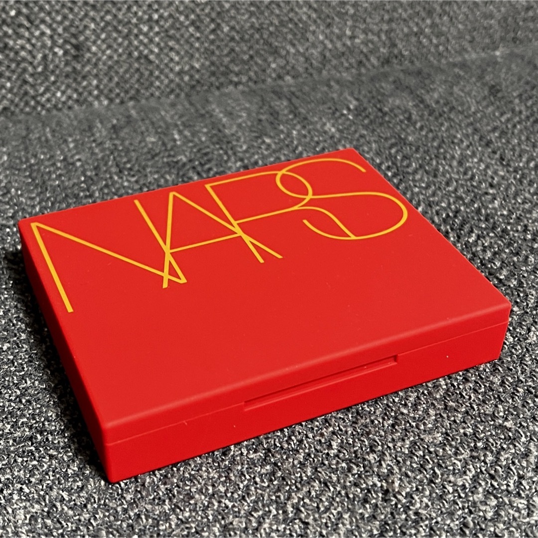 NARS(ナーズ)のNARS ライトリフレクティング セッティング パウダー プレスト Ｎ（限定品） コスメ/美容のベースメイク/化粧品(チーク)の商品写真