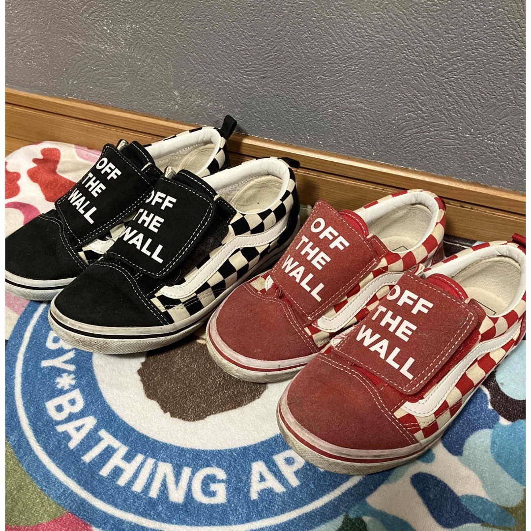 VANS(ヴァンズ)のOFF THE WALL VANS オールドスクール　キッズ キッズ/ベビー/マタニティのキッズ靴/シューズ(15cm~)(スニーカー)の商品写真