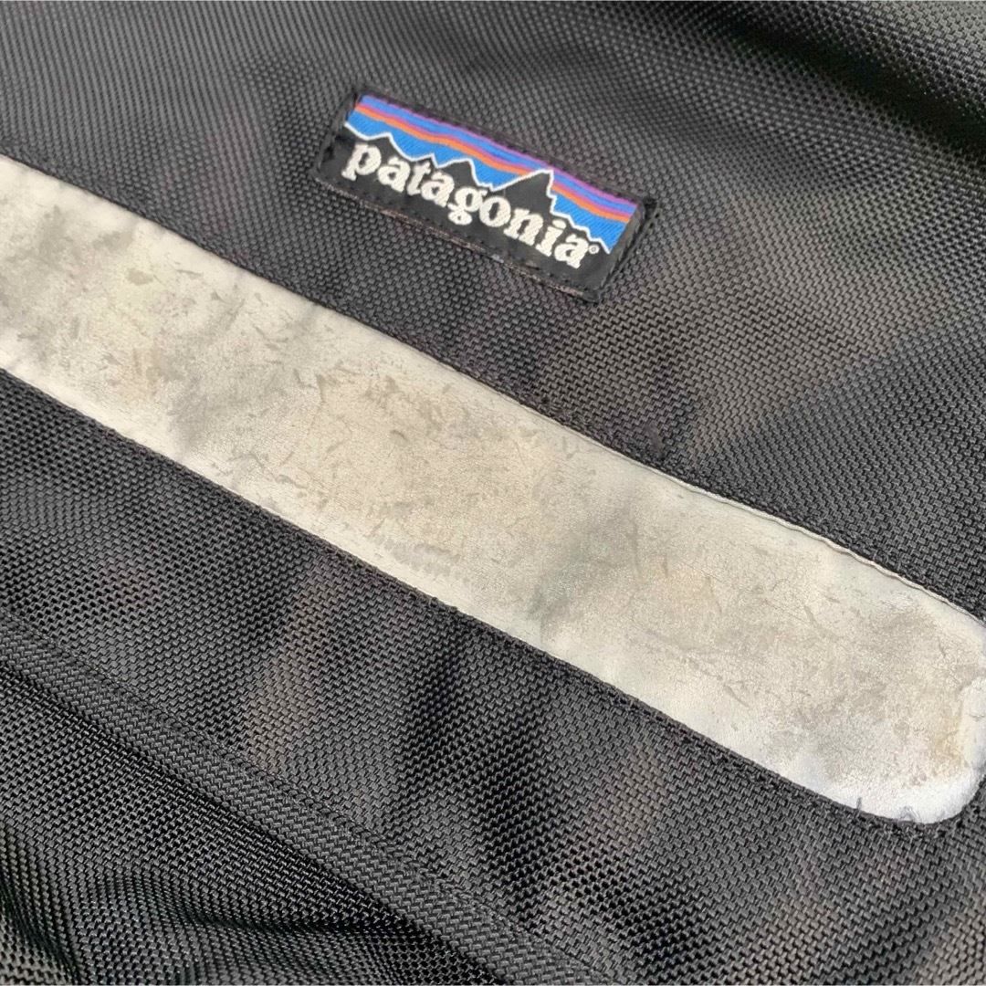 patagonia(パタゴニア)のpatagonia ハーフマス メッセンジャーバッグ Y2K テック系 00s メンズのバッグ(メッセンジャーバッグ)の商品写真