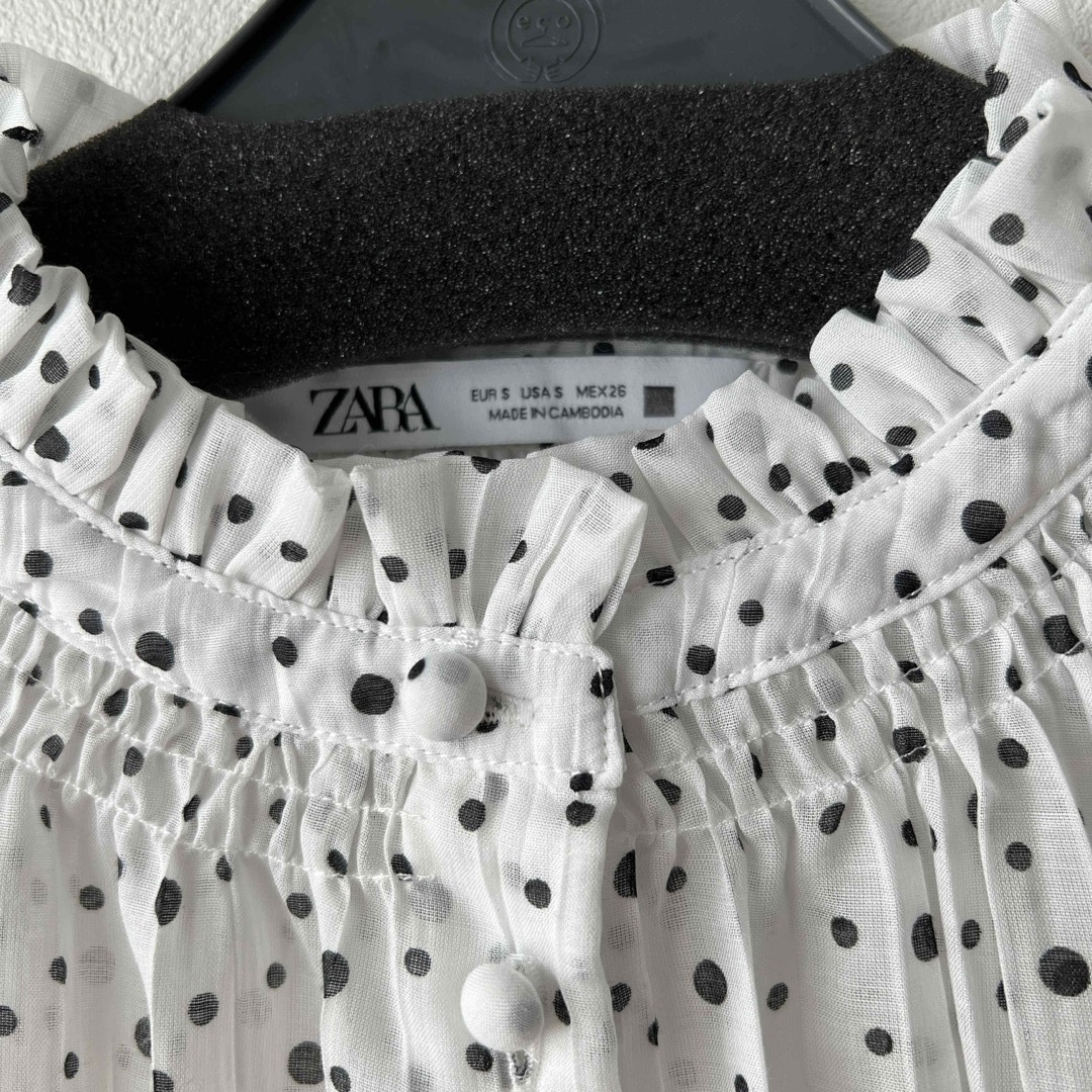 ZARA(ザラ)の美品ZARAドット柄ブラウス レディースのトップス(シャツ/ブラウス(長袖/七分))の商品写真