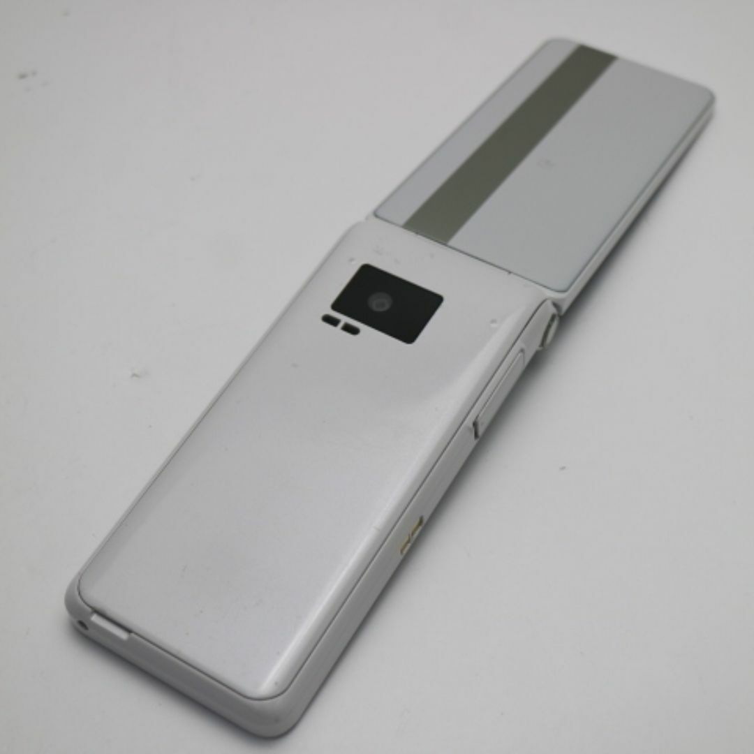 Panasonic(パナソニック)の超美品 P-01J P-smart ケータイ ホワイト  M333 スマホ/家電/カメラのスマートフォン/携帯電話(携帯電話本体)の商品写真