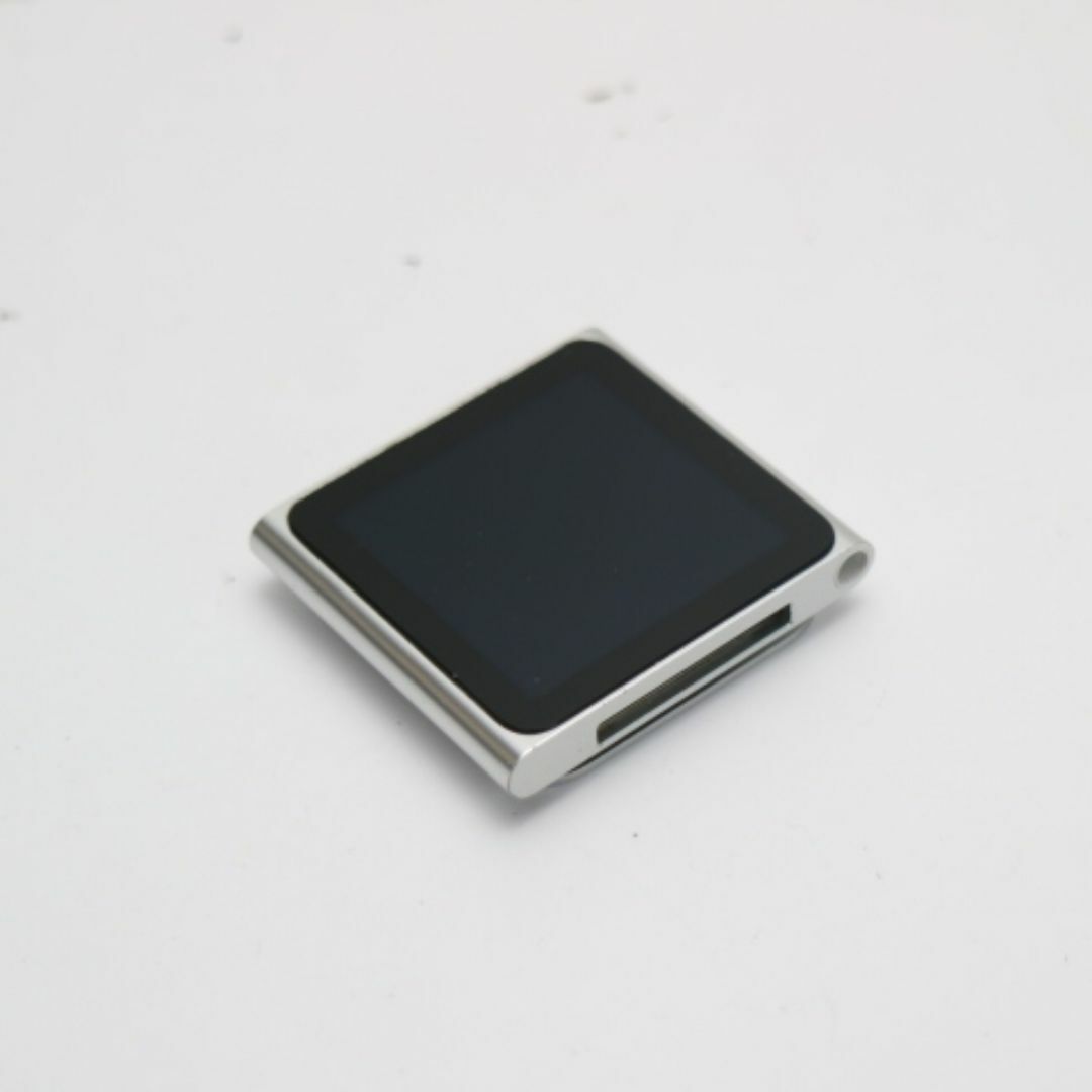 iPod(アイポッド)の超美品 iPOD nano 第6世代 8GB シルバー  M333 スマホ/家電/カメラのオーディオ機器(ポータブルプレーヤー)の商品写真