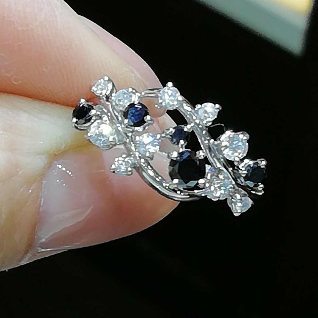 Pt900✨ダイヤ&ブラックダイヤ✨0.70ct✨キラキラリング✨大人かわいい✨ レディースのアクセサリー(リング(指輪))の商品写真