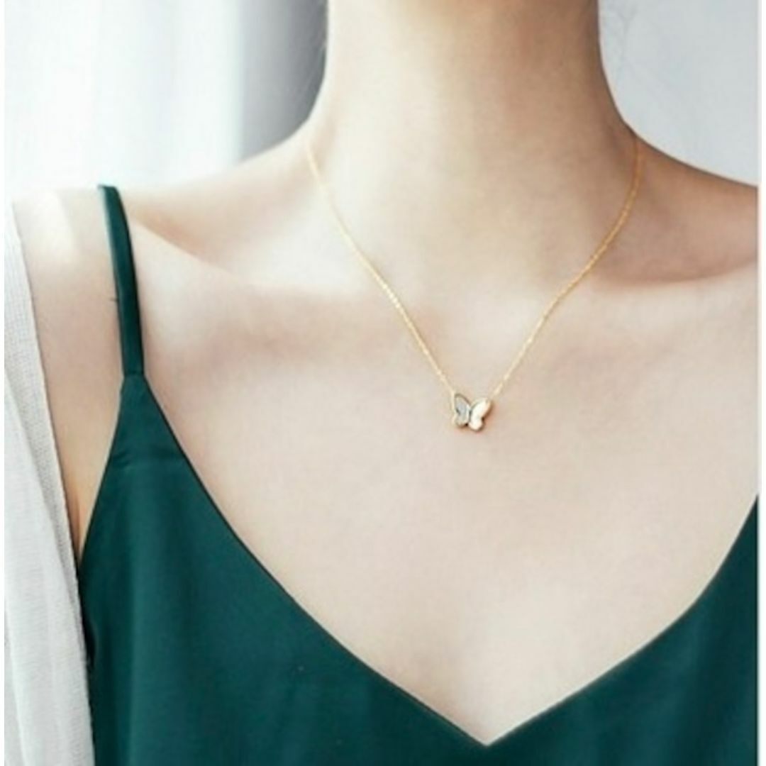 【SALE】ゴールド ホワイト 蝶 ネックレス シンプル 韓国風 レディースのアクセサリー(ネックレス)の商品写真