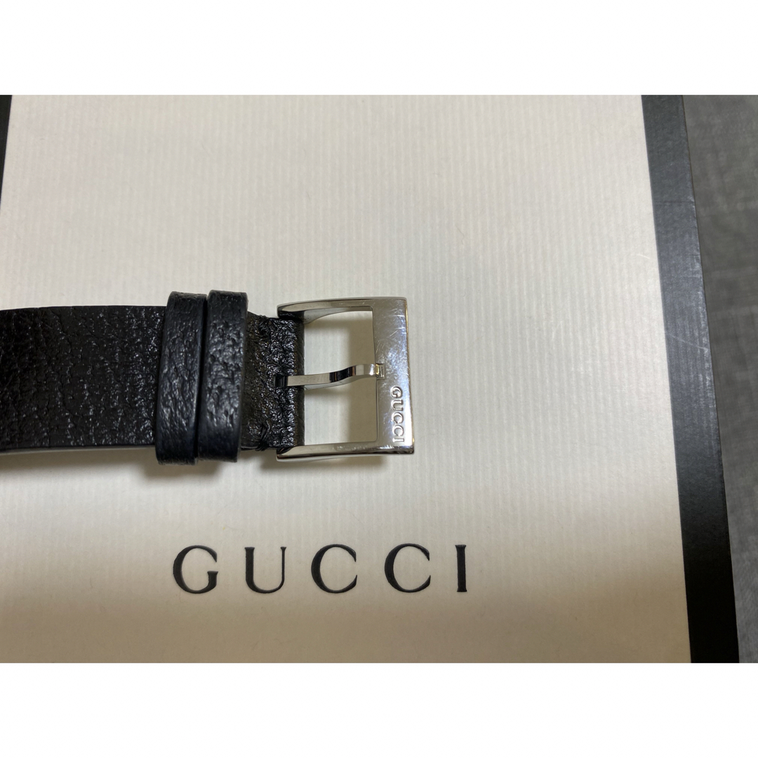 Gucci(グッチ)のGUCCI グッチ 腕時計 黒 ハチ bee メンズの時計(腕時計(アナログ))の商品写真