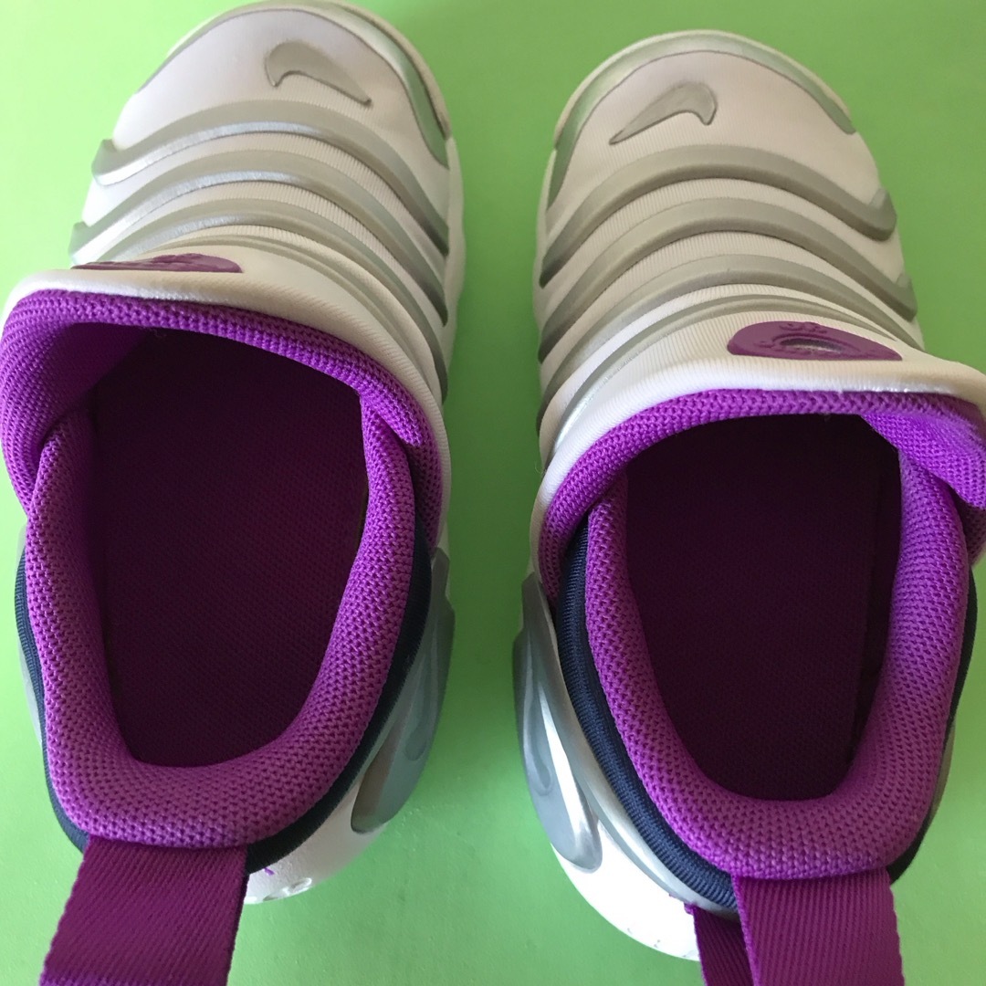 NIKE(ナイキ)のNike…子供シューズ…(13センチ)…未使用 キッズ/ベビー/マタニティのベビー靴/シューズ(~14cm)(スニーカー)の商品写真