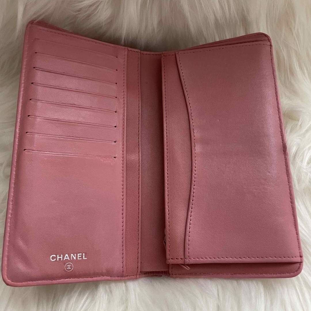 CHANEL(シャネル)の美品 シャネル 長財布 二つ折りマトラッセ ココマーク ラムスキン ピンク レディースのファッション小物(財布)の商品写真