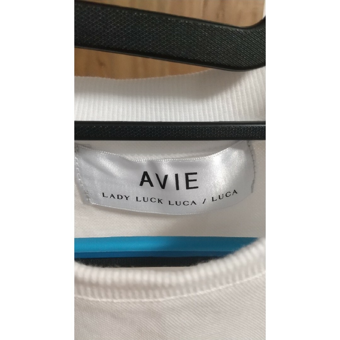 avie(アビィ)のAVIE×LUCAコラボ　プリーツスリーブTシャツ　二の腕カバー レディースのトップス(Tシャツ(半袖/袖なし))の商品写真