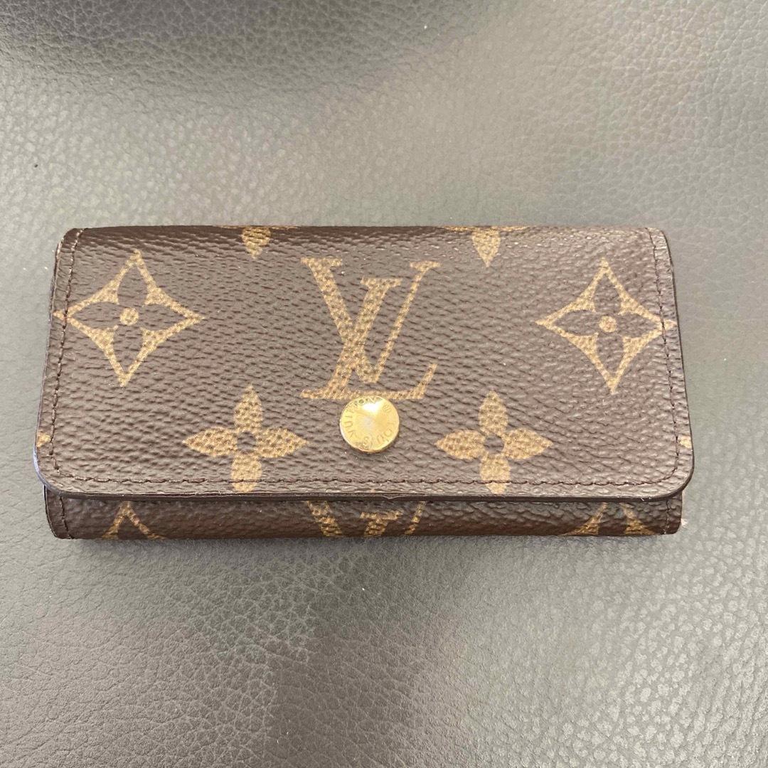 LOUIS VUITTON(ルイヴィトン)のVUITTONキーケース レディースのファッション小物(キーケース)の商品写真