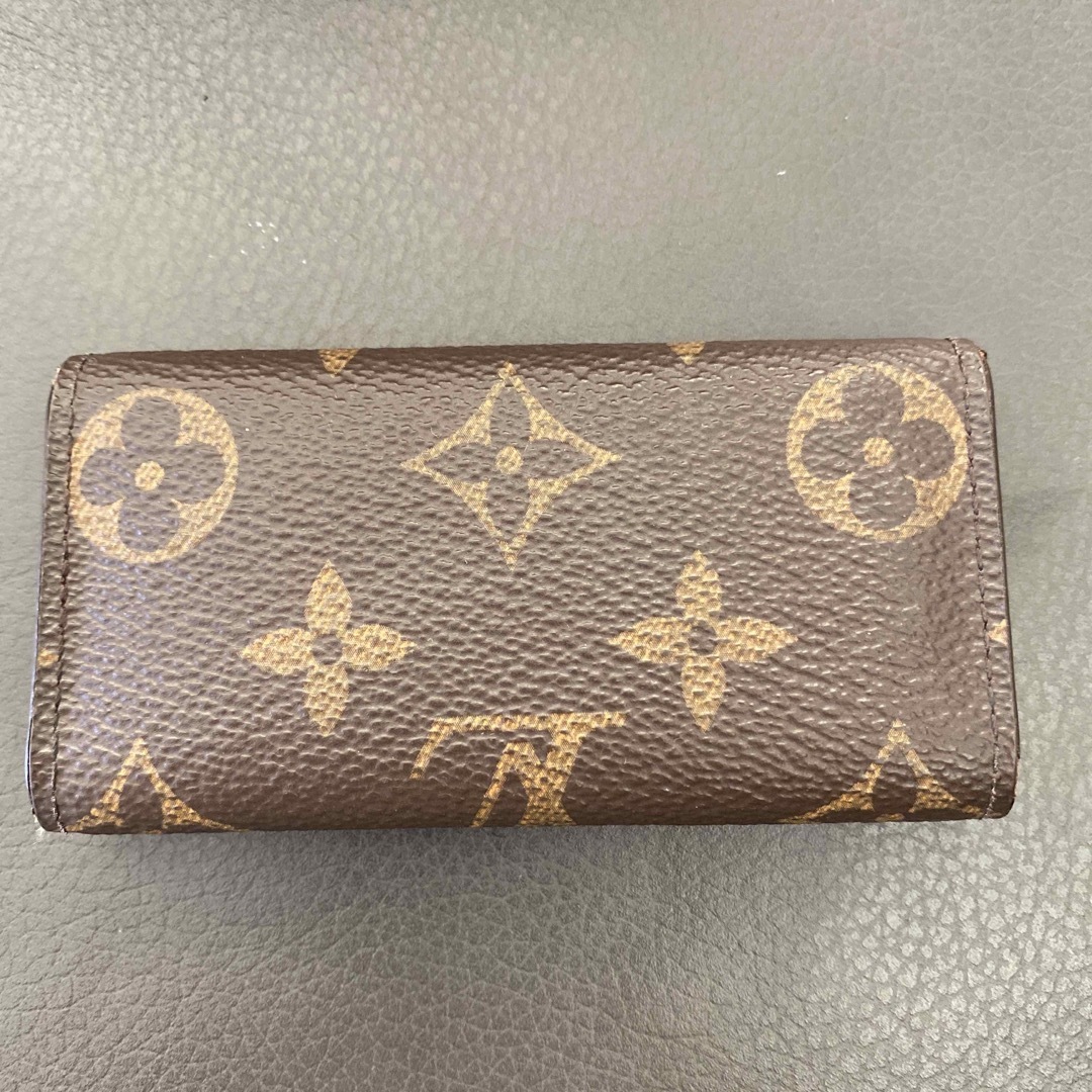 LOUIS VUITTON(ルイヴィトン)のVUITTONキーケース レディースのファッション小物(キーケース)の商品写真