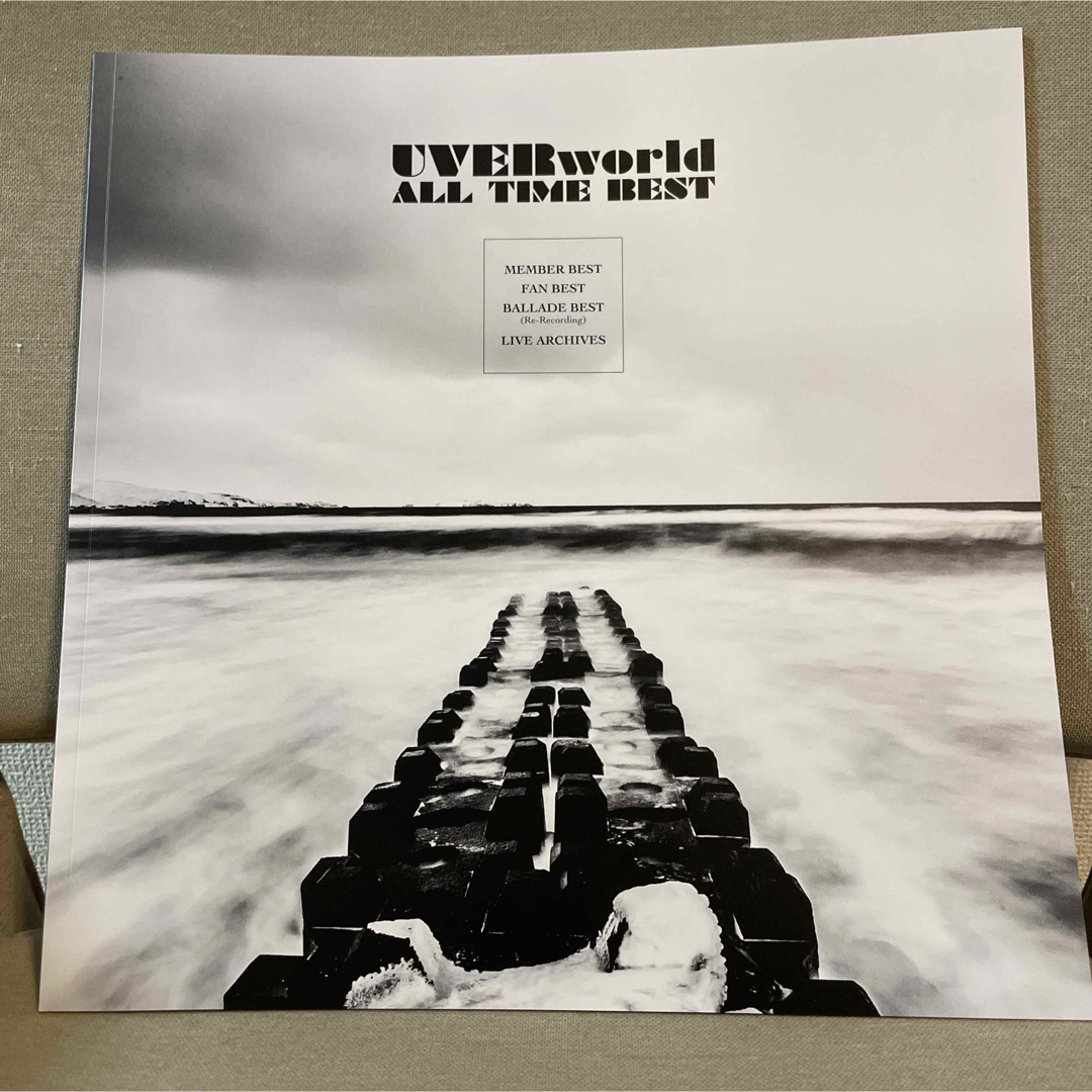 UVERworld(ウーバーワールド)の【希少】UVERworld ALL TIME BEST 完全生産限定盤 エンタメ/ホビーのCD(ポップス/ロック(邦楽))の商品写真