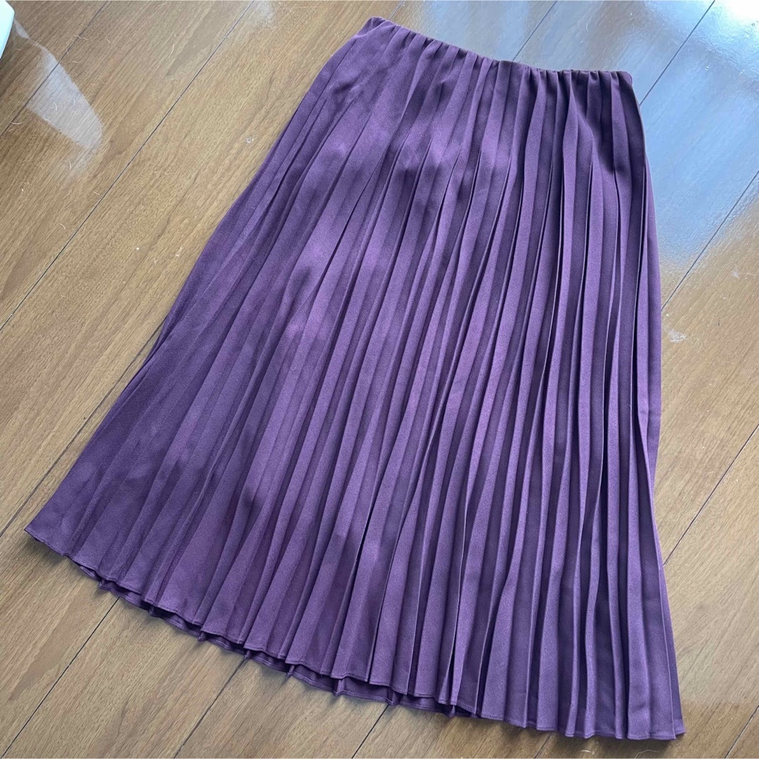 UNIQLO(ユニクロ)のUNIQLOプリーツスカート　ボルドー　M レディースのスカート(ロングスカート)の商品写真