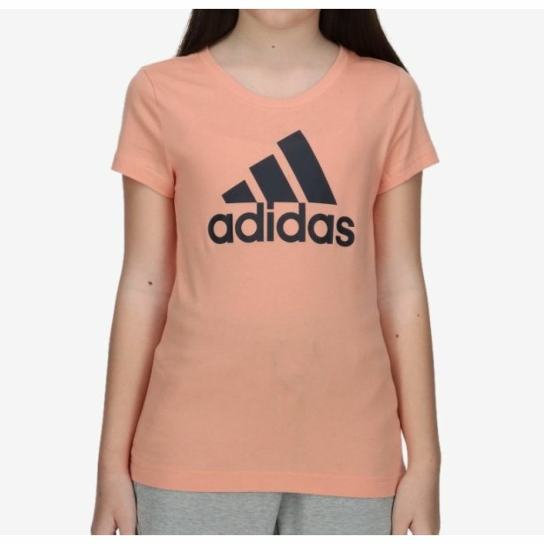 adidas(アディダス)の新品 定価2189円 adidas アディダス エッセンシャルズ 半袖 Tシャツ キッズ/ベビー/マタニティのキッズ服女の子用(90cm~)(Tシャツ/カットソー)の商品写真