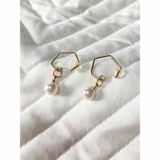 ピアス　アクセサリー　六角　パール　ビーズ(ピアス)