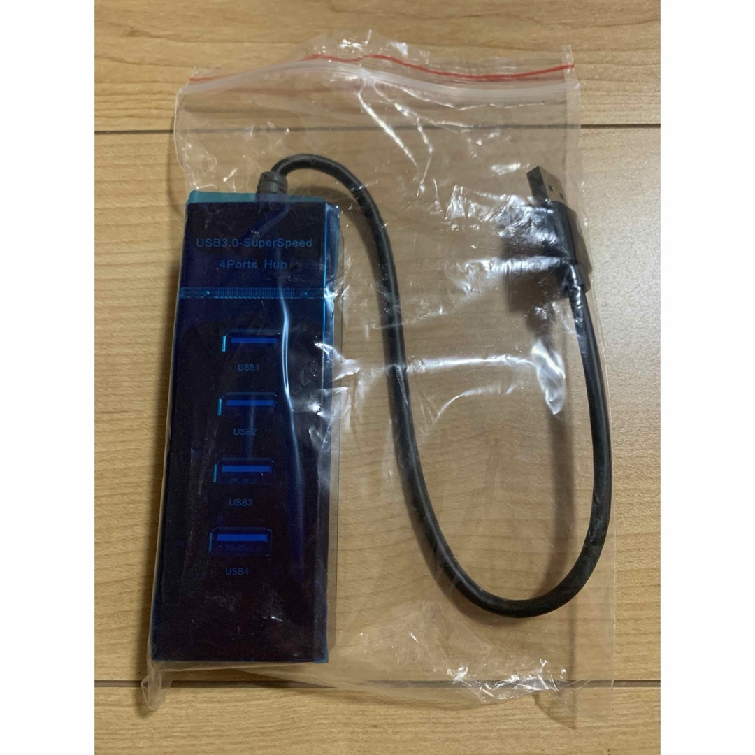 【新品未使用】 USB3.0 HUB 4分岐 BLACK スマホ/家電/カメラのPC/タブレット(PC周辺機器)の商品写真