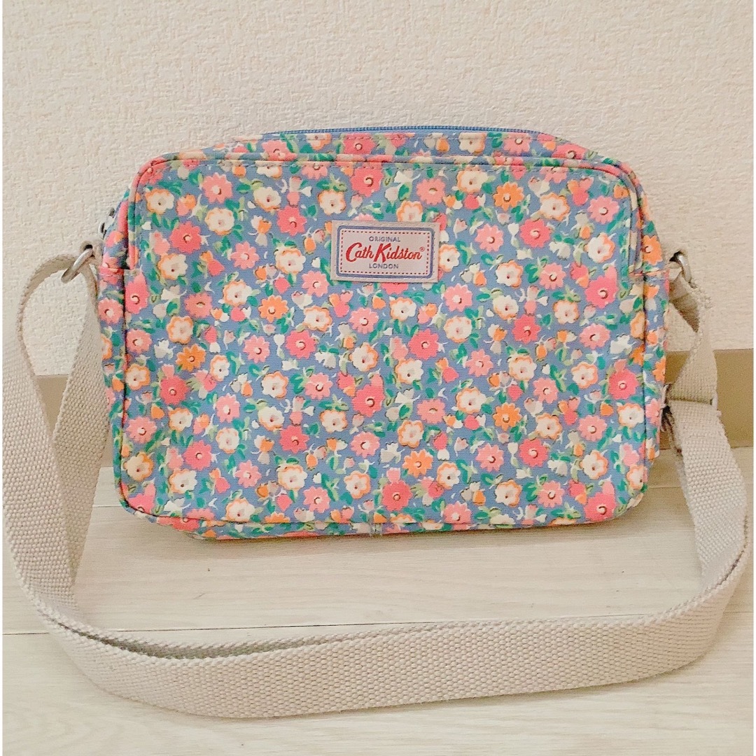 Cath Kidston(キャスキッドソン)の☆Cath Kidston  ショルダーバック ☆ レディースのバッグ(ショルダーバッグ)の商品写真